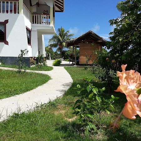 Zanboza Guesthouse 라디게 외부 사진